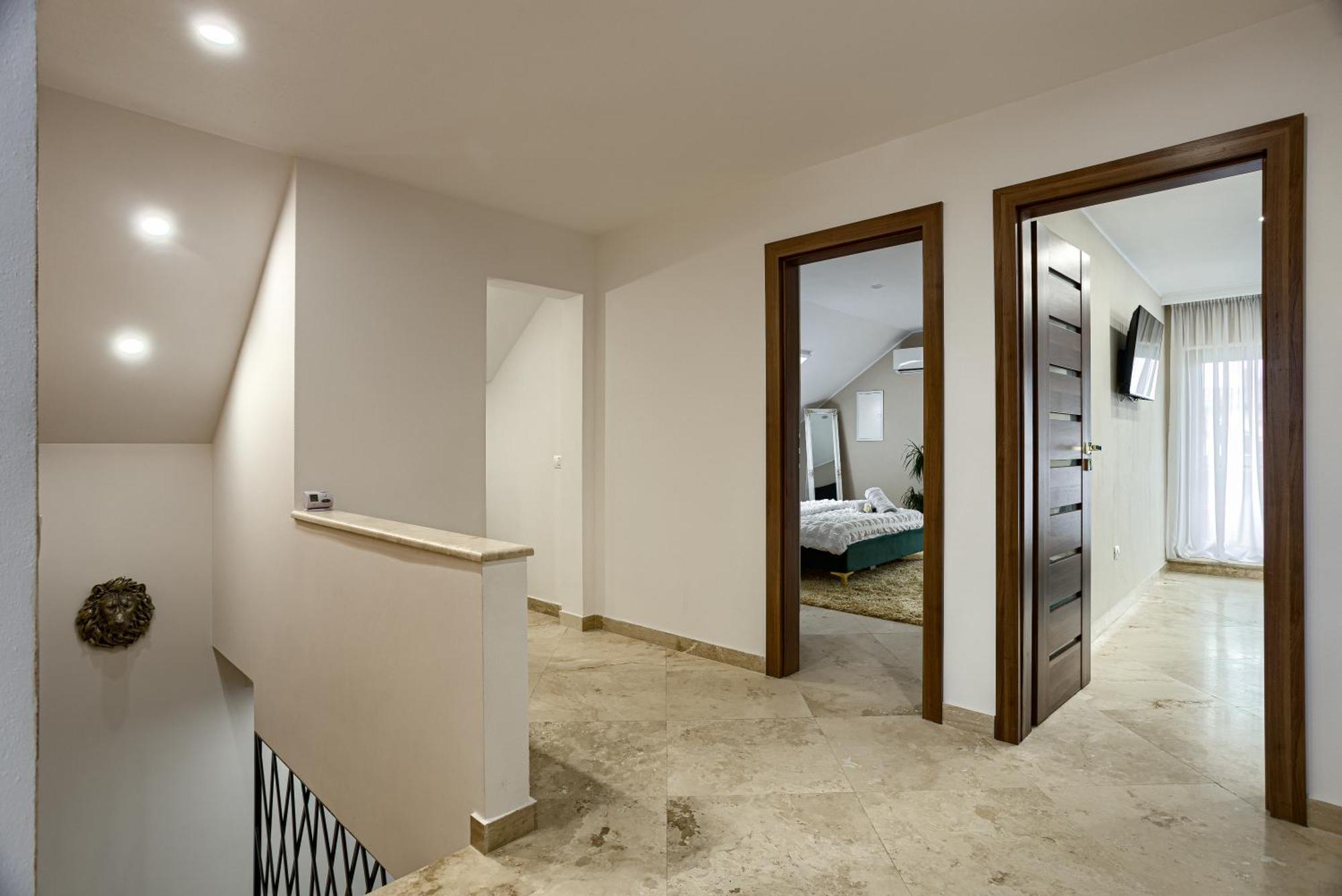 Sika Palladium Garden & Spa Central Apartment Arad Exteriér fotografie
