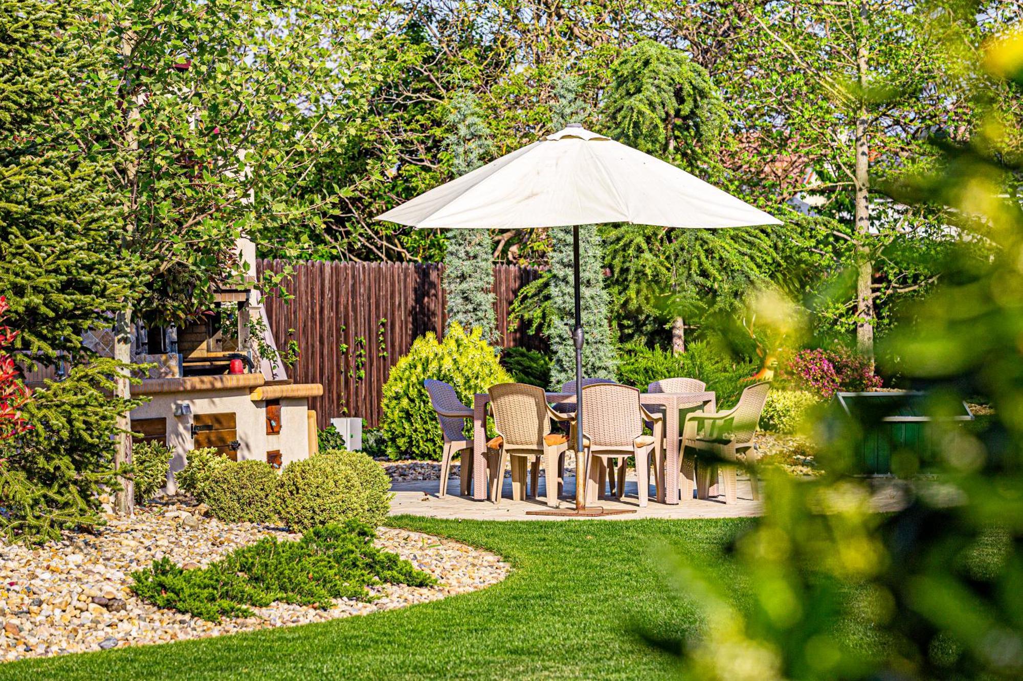 Sika Palladium Garden & Spa Central Apartment Arad Exteriér fotografie